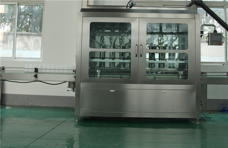 машина для наповнення кетчупу